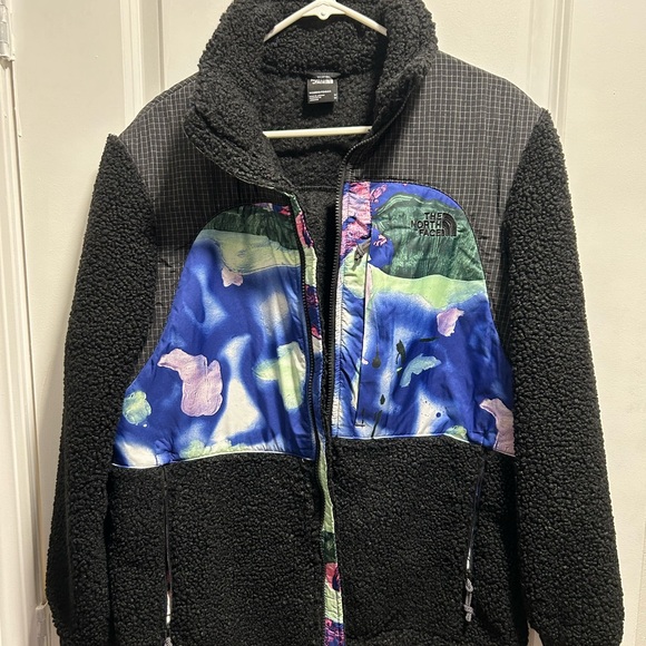 The North Face Tnf X Alfie Kungu Denali Jacket women’s medium. Limited edition - Picture 7 of 10
